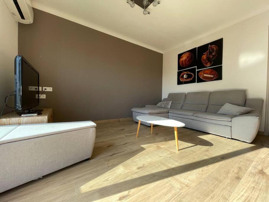 Appartement 2 Chambres +Parking Narbonne Kültér fotó